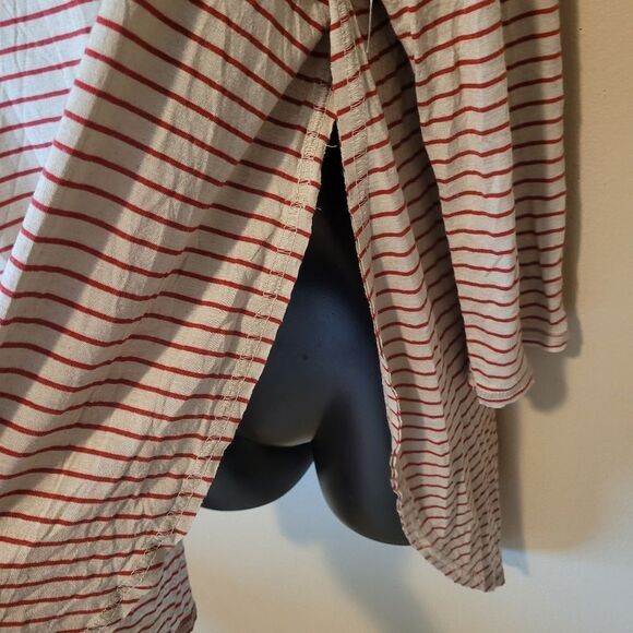We The Free Womens T-Shirt Beige Red Stripe 3/4 Sleeve Scoop Neck Hi Lo Hem Med - Picture 5 of 16